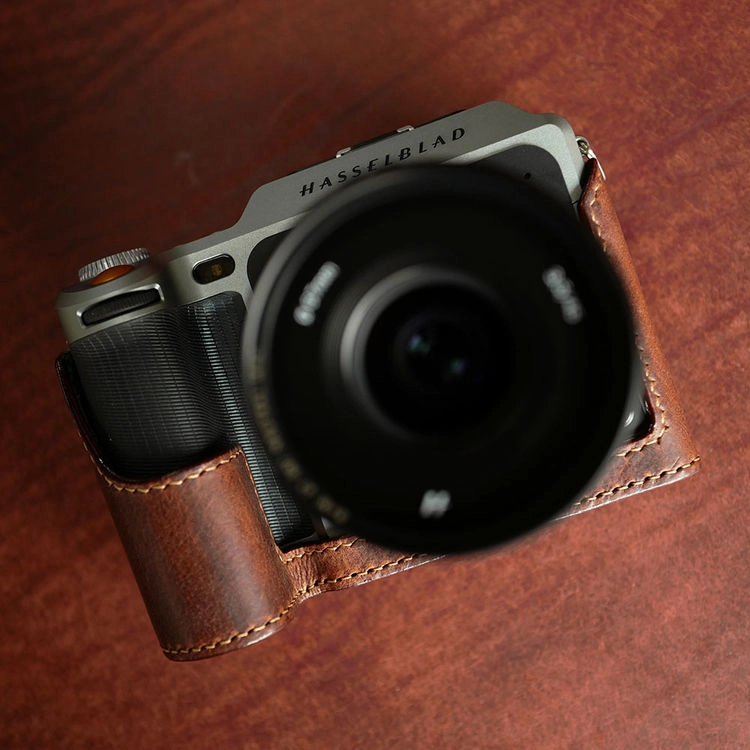 本革 新品 カメラケース Hasselblad X1D/X1DⅡ用 Hasselblad X1D2 Half case : LEICA CASES & STRAPS by handcraft