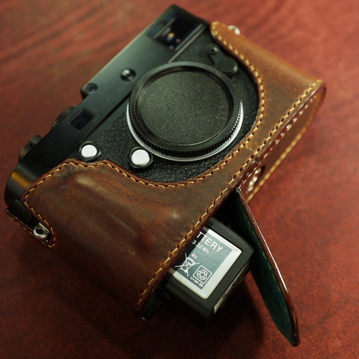 Leica M, M-P (typ240, 246, 262) half case with Battery Access Door