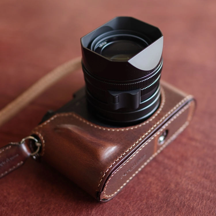 Leica Q2 美品 レザーキャップ付 Leica Q2 Leather Camera Case – Kaza Deluxe