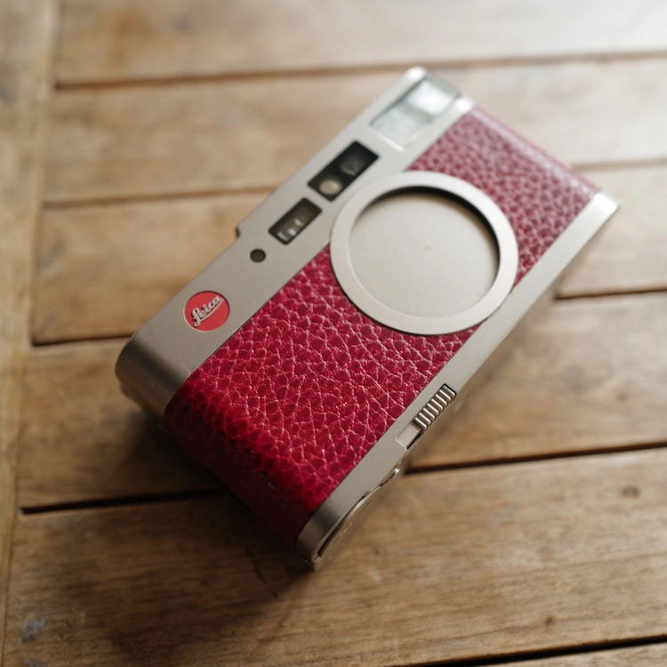 Leica CM / Real leather skin : LEICA CASES & STRAPS by handcraft
