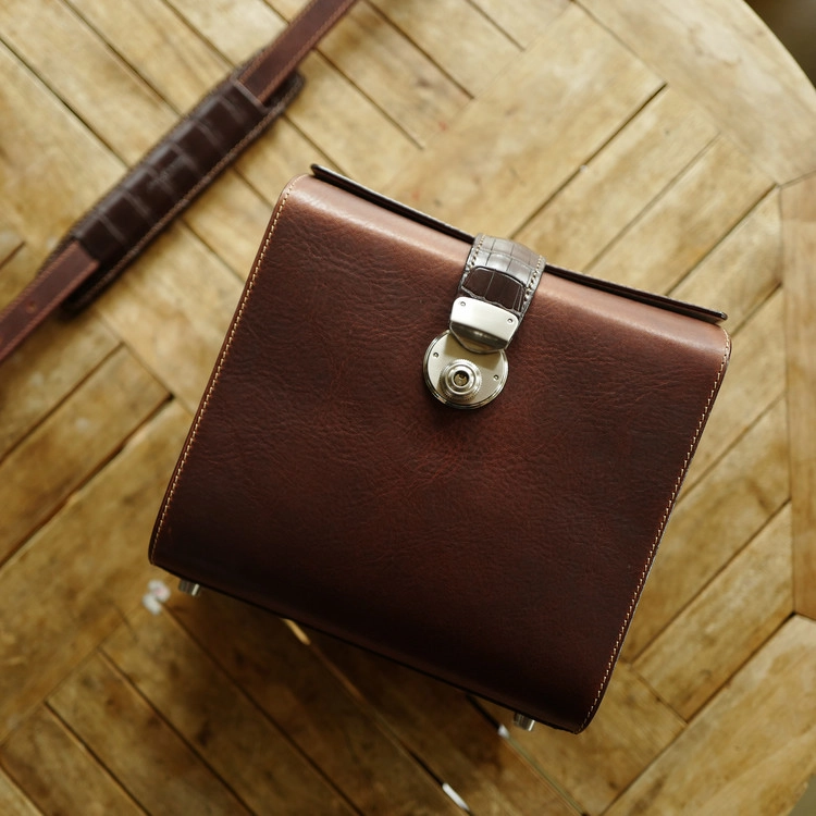 Crocodile edition] Heritage Camera bag : LEICA CASES & STRAPS by