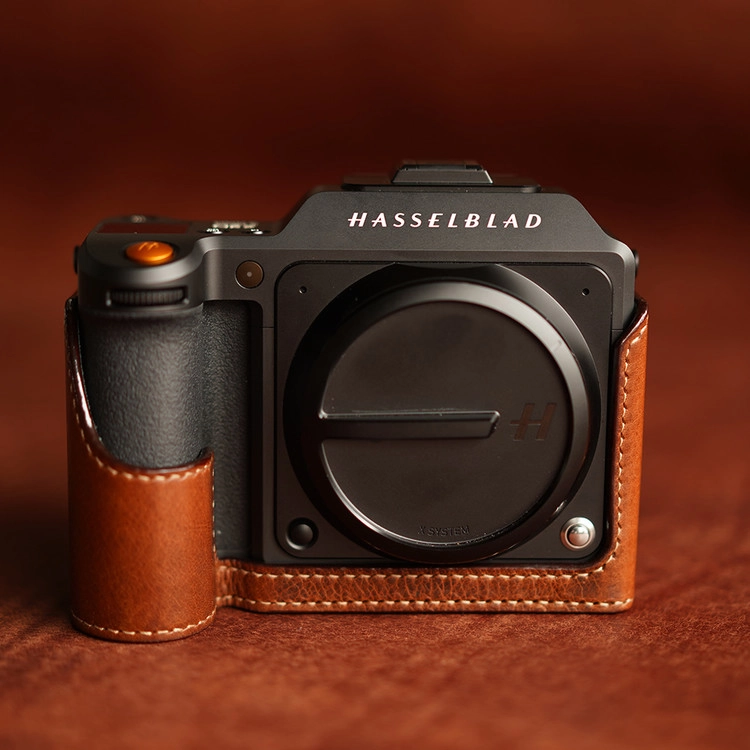 Hasselblad X2D Half case : LEICA CASES & STRAPS by handcraft