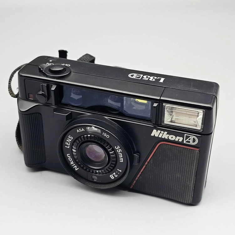 니콘 Nikon L35AF / L35AD 악동뮤지션 악뮤 수현 카메라 : 루트카메라