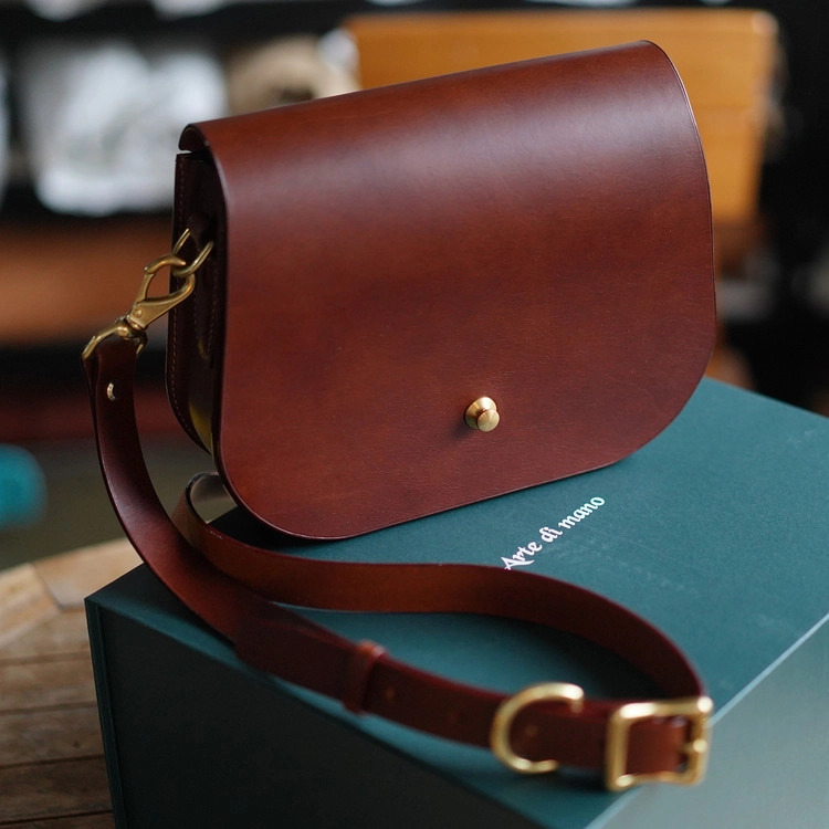 Arte di mano] Saddle bag : LEICA CASES & STRAPS by handcraft