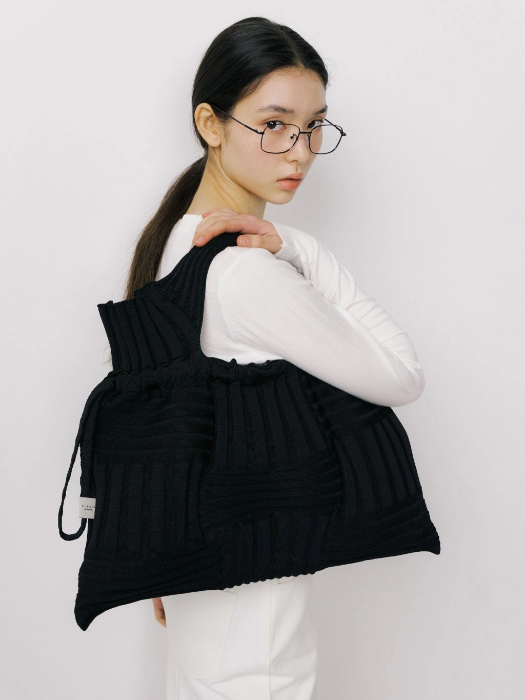 【PLEATS MAMA】BIG BOW BAG　Black Big Bow Bag Black : PLEATSMAMA: Sustainable Knit Pleats Bag