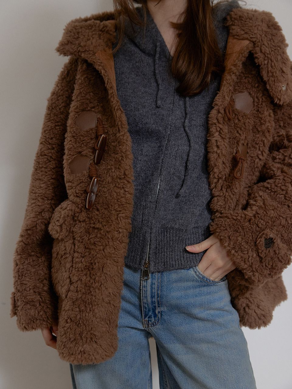 WOOL SHEARLING HOODIE MUSTANG (BROWN) : 아수라 (ASURA)
