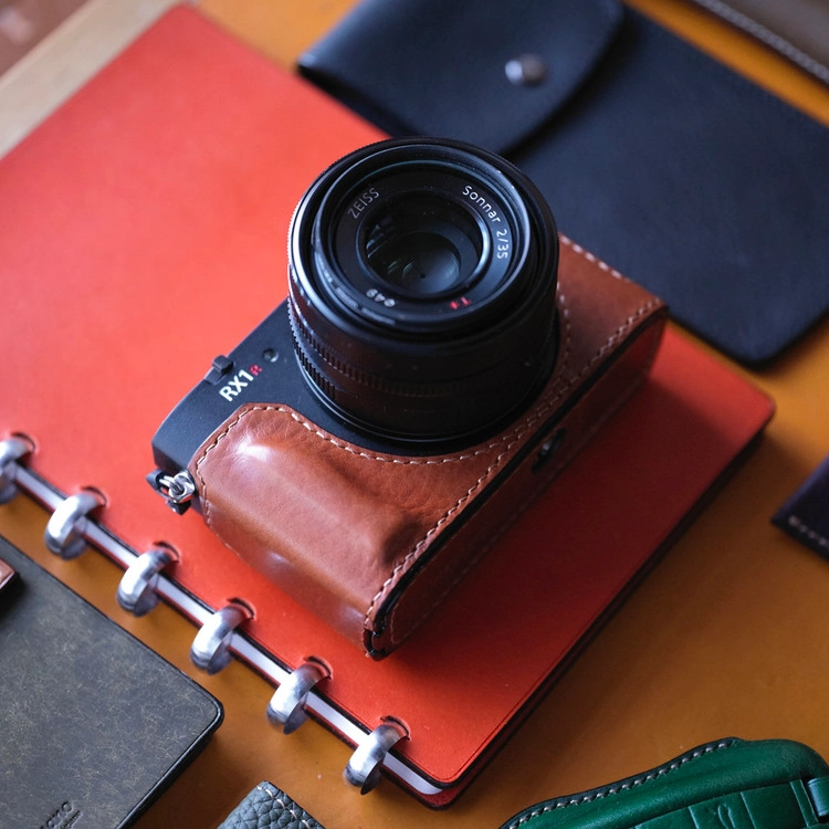 Nikon FM2 / FM3A half case : LEICA CASES & STRAPS by handcraft