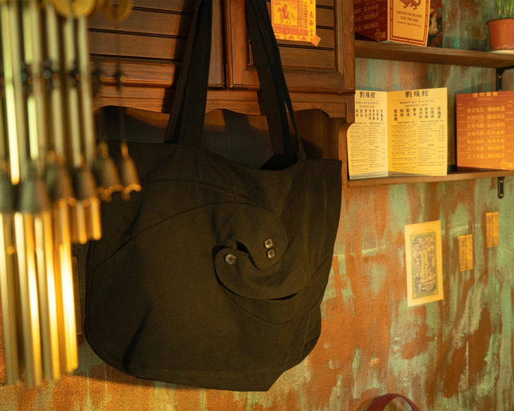 051-Spiral Tote Bag Black : THEY CALL ME 데이 콜 미