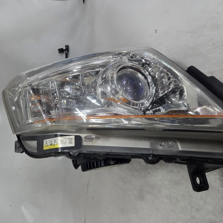 캐틸락 CTS 2세대 운전석 제논 라이트 GM25897363 : Eewha Parts