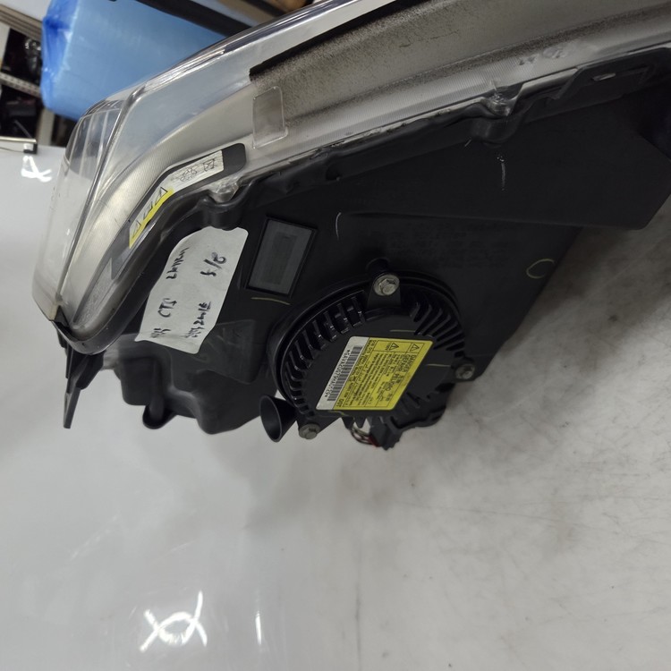 캐틸락 CTS 2세대 운전석 제논 라이트 GM25897363 : Eewha Parts