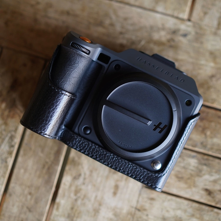 Hasselblad X2D ii Half case : LEICA CASES & STRAPS by handcraft