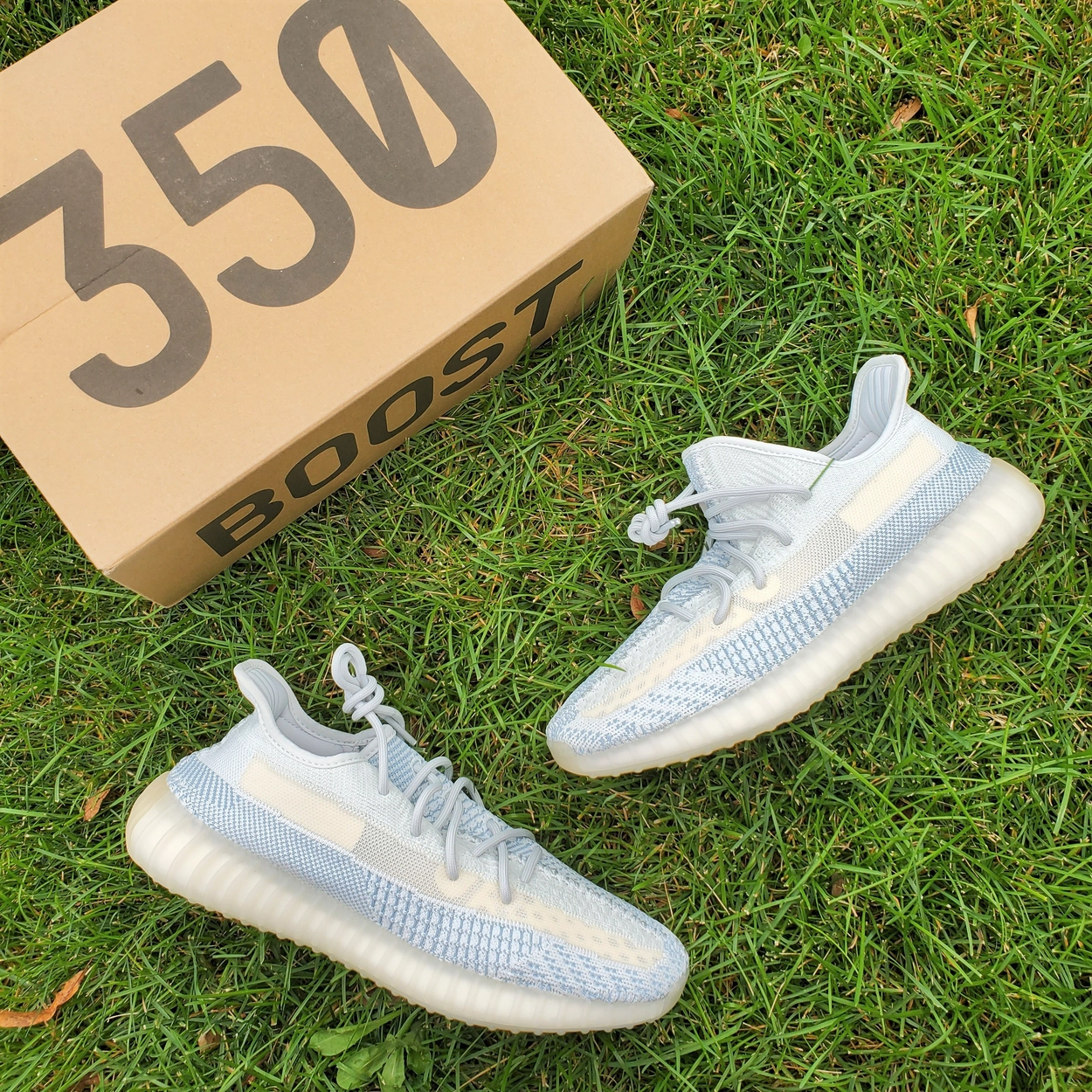 아디다스 이지부스트 YEEZY 350 V2 CLOUD WHITE : 센스오브뉴욕
