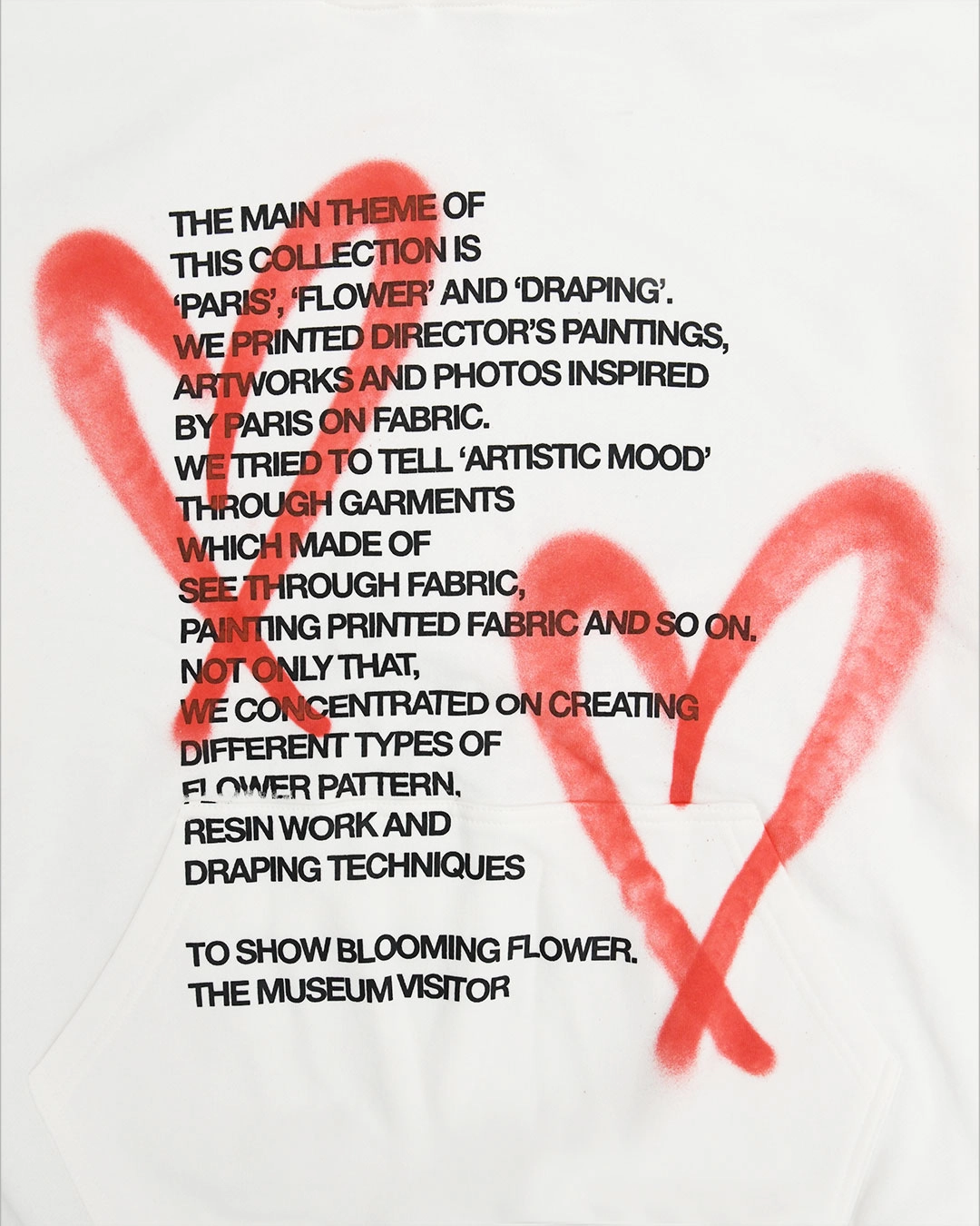 HEART SPRAYED HOODY (WHITE) : THE MUSEUM VISITOR