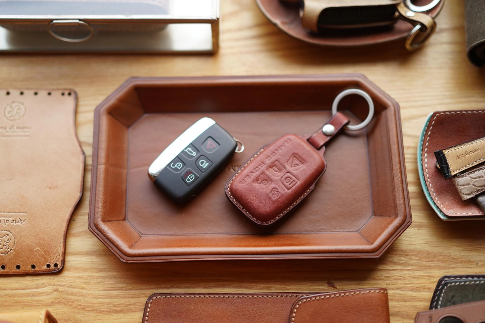 Range rover Molding smart key case : LEICA CASES & STRAPS by