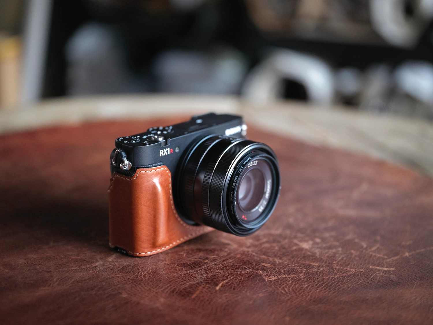 Half-case for SONY RX1R3 / RX1R III : LEICA CASES & STRAPS by