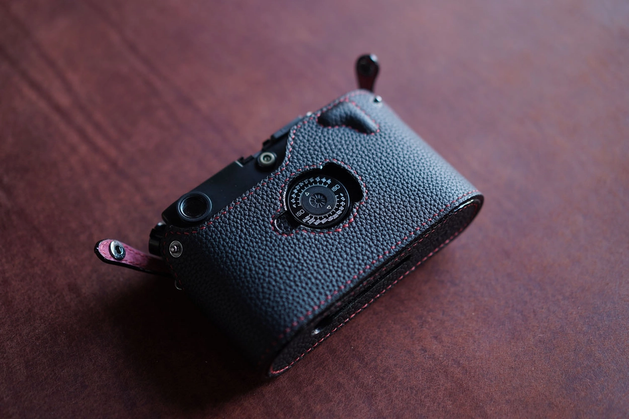 Leica M2, M3, M4, M6, M7, MP + Leica Vit half case : LEICA Leica M2, M3, M4, M6, M7, MP + Leica Vit half case : LEICA