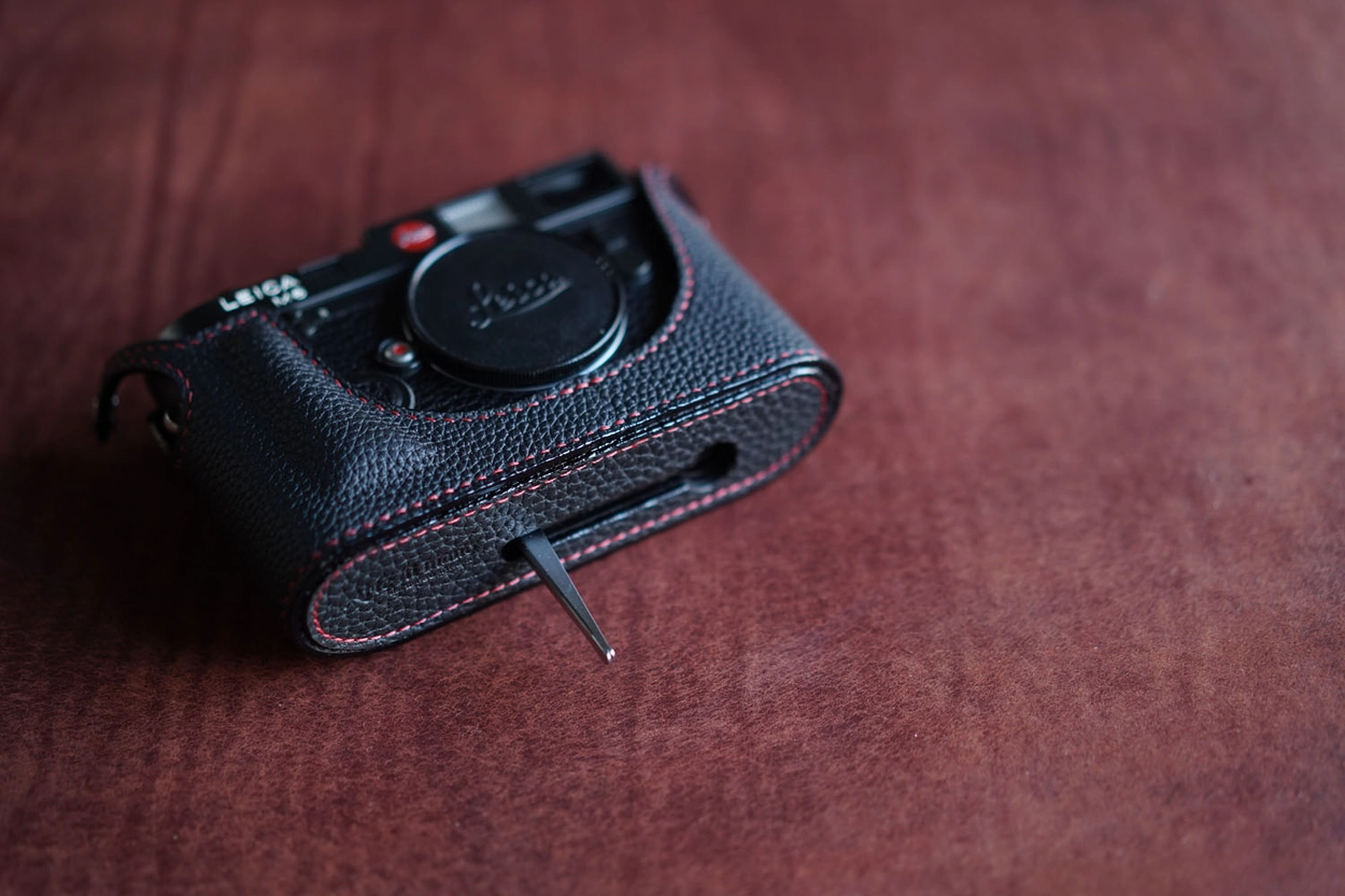 Leica M2, M3, M4, M6, M7, MP + Leica Vit half case : LEICA Leica M2, M3, M4, M6, M7, MP + Leica Vit half case : LEICA