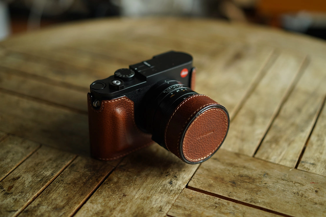 Leica Ⅲf＋Canon50mm f3.5 リザード革美品 Lens cover for Leica Q3 : LEICA CASES & STRAPS by handcraft - Arte