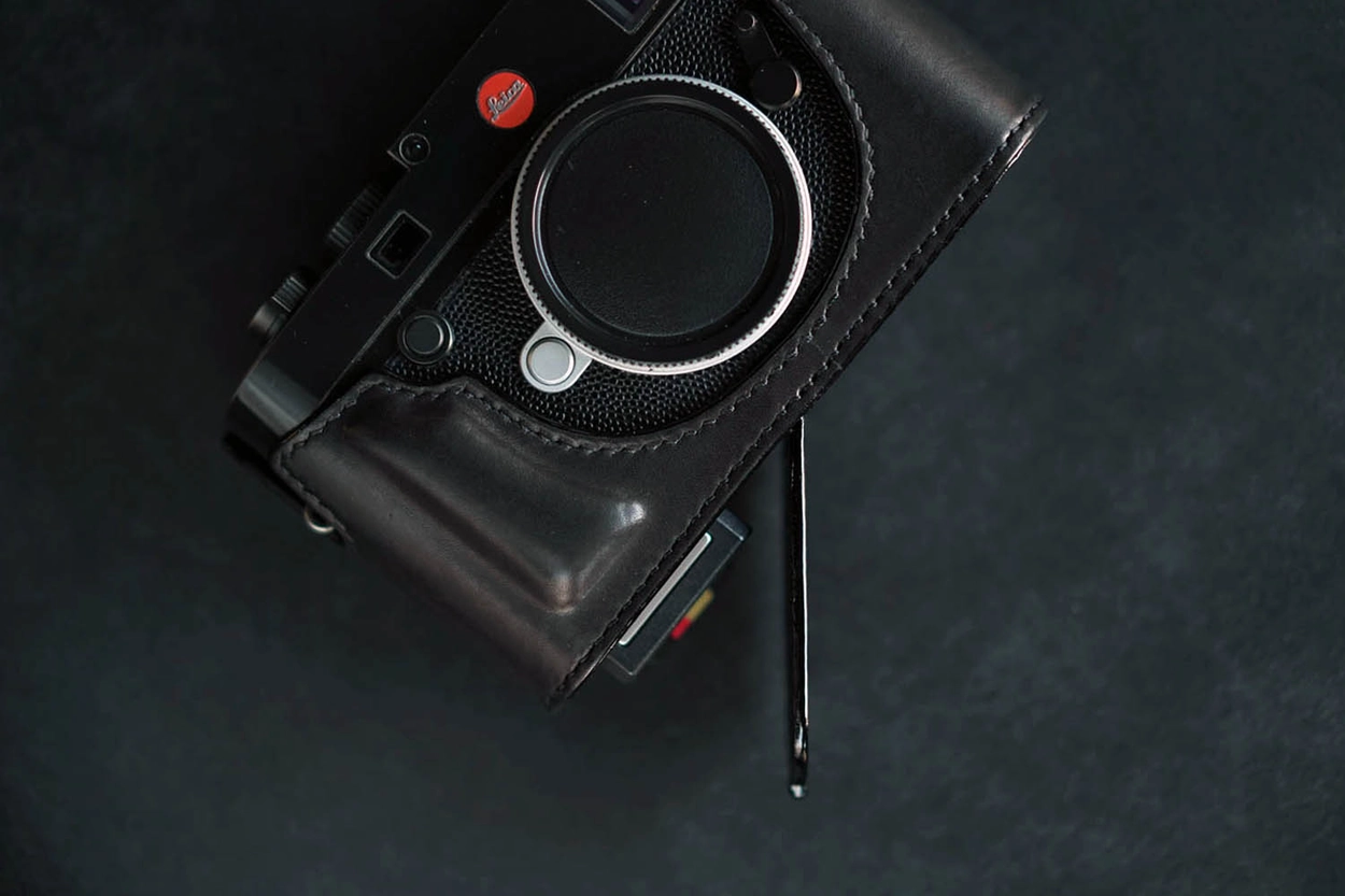 Golden Eye Edition] Half-case for Leica M10 series (M10 / M10-P