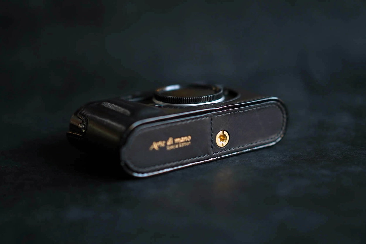 Golden Eye Edition] Half-case for Leica M10 series (M10 / M10-P