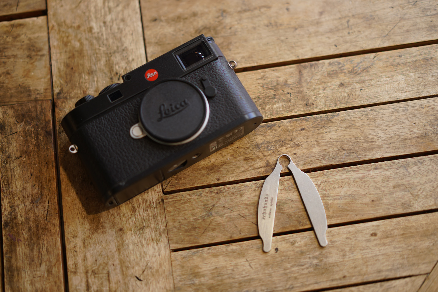 Echohands] Disassemble tool for re-skin work (Leica M10 / M11 / M