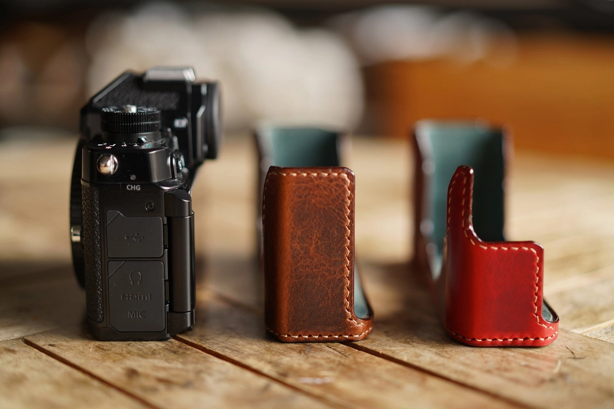 Nikon ZF Half case : LEICA CASES & STRAPS by handcraft - Arte di mano