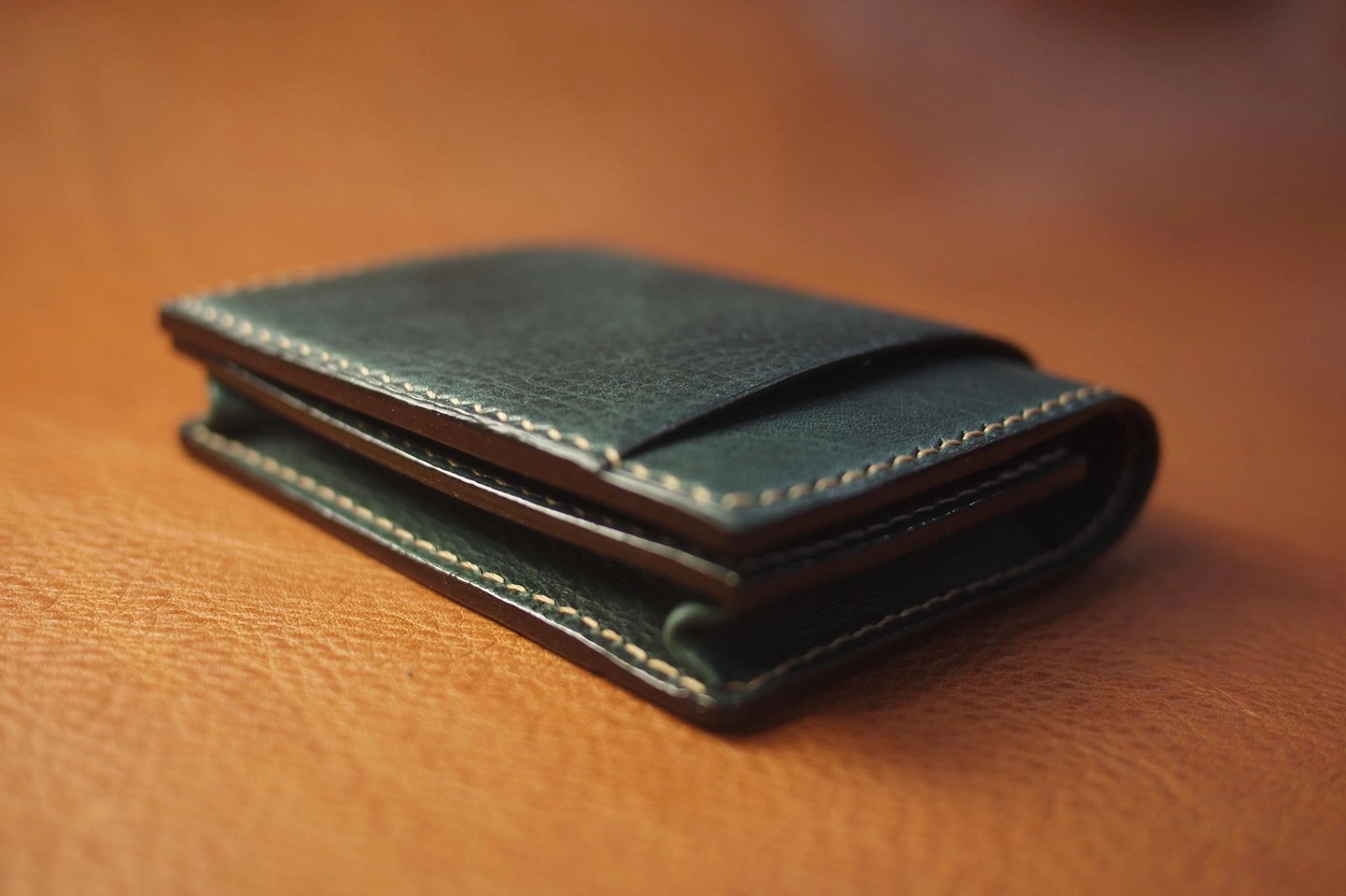Business half wallet : LEICA CASES & STRAPS by handcraft