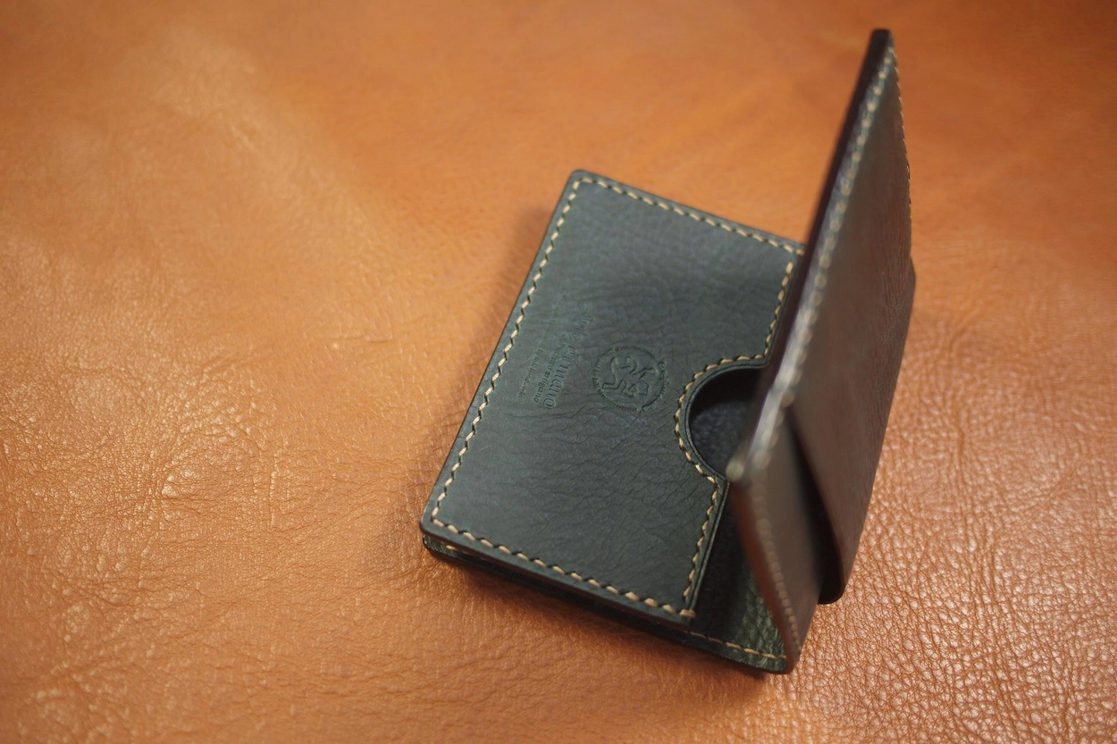 [JILLSTUART]★APPLE ITALIAN COWHIDE BERU TYPE HALF WALLET Business half wallet : LEICA CASES & STRAPS by handcraft