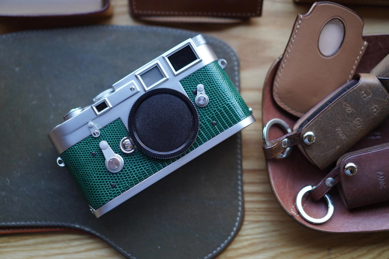 Leica M3 / Real leather skin : LEICA CASES & STRAPS by handcraft - Arte di  mano