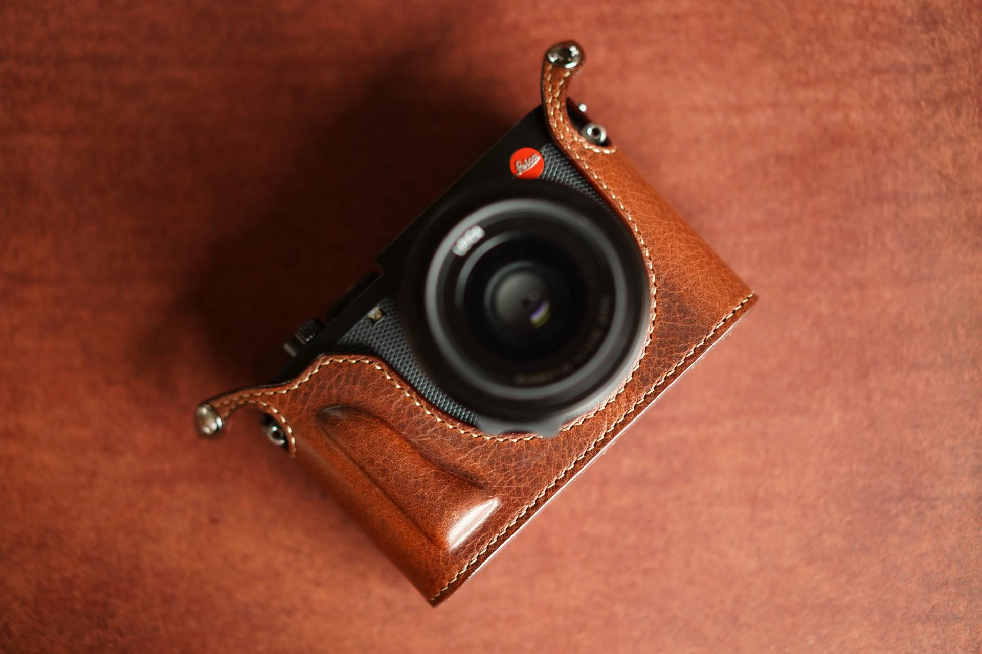 Leica Q3 / Q3 43 half case (Type 2-TR) snap fixed / Battery & SD