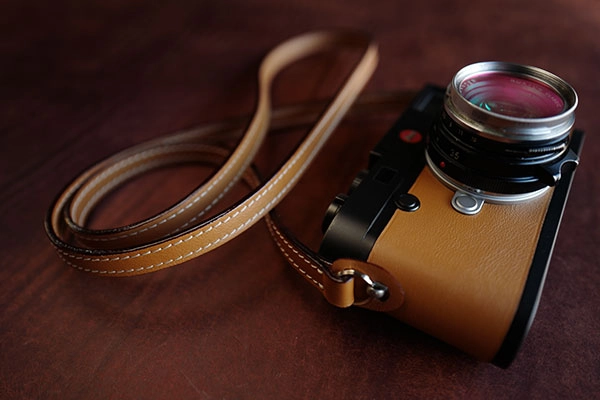 Leica M 240, MP 240, 246, 262, M-E 240 / Real leather skin : LEICA CASES &  STRAPS by handcraft - Arte di mano