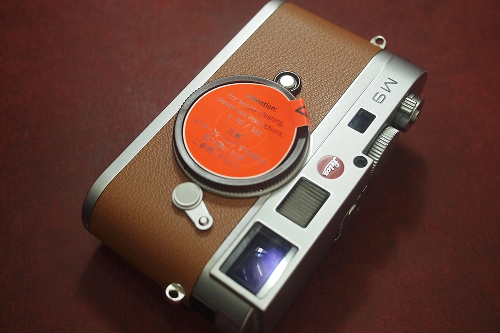 Leica M8, M9, M9P, M-monochrome, M-E / Real leather skin : LEICA CASES &  STRAPS by handcraft - Arte di mano