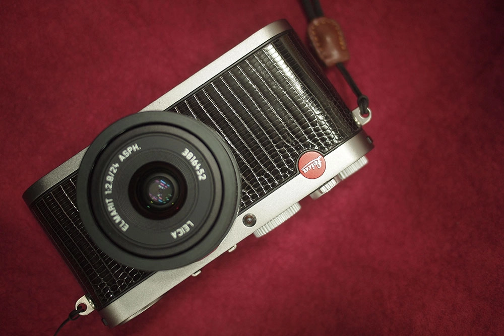 Leica X1, X2, X-E / Real leather skin : LEICA CASES & STRAPS by