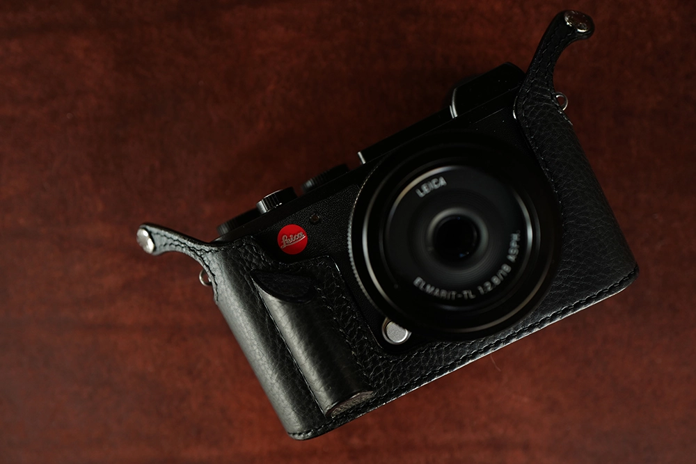 Leica CL Aventino grip Half case (open-type/ snap fixed) : LEICA