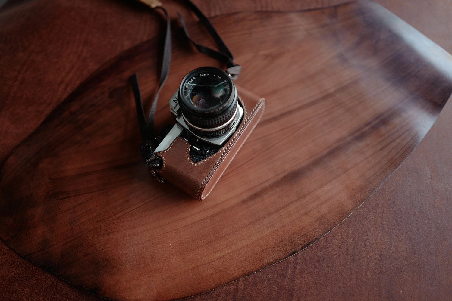 Nikon FM2 / FM3A half case : LEICA CASES & STRAPS by handcraft 