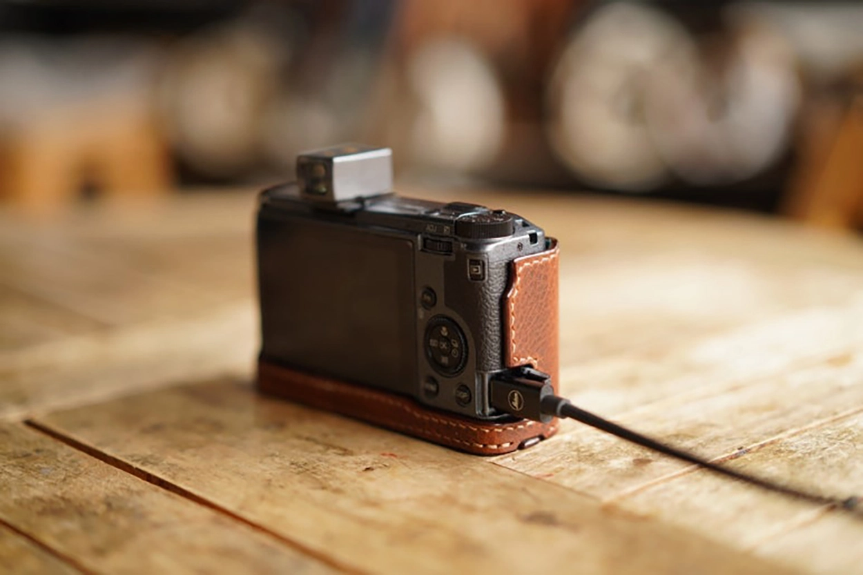 Ricoh GR3 Half case : LEICA CASES & STRAPS by handcraft