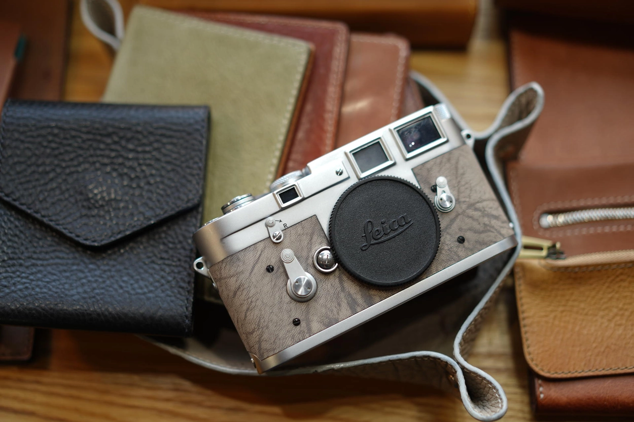 Leica M3 Buddha ear / Real leather skin : LEICA CASES & STRAPS by