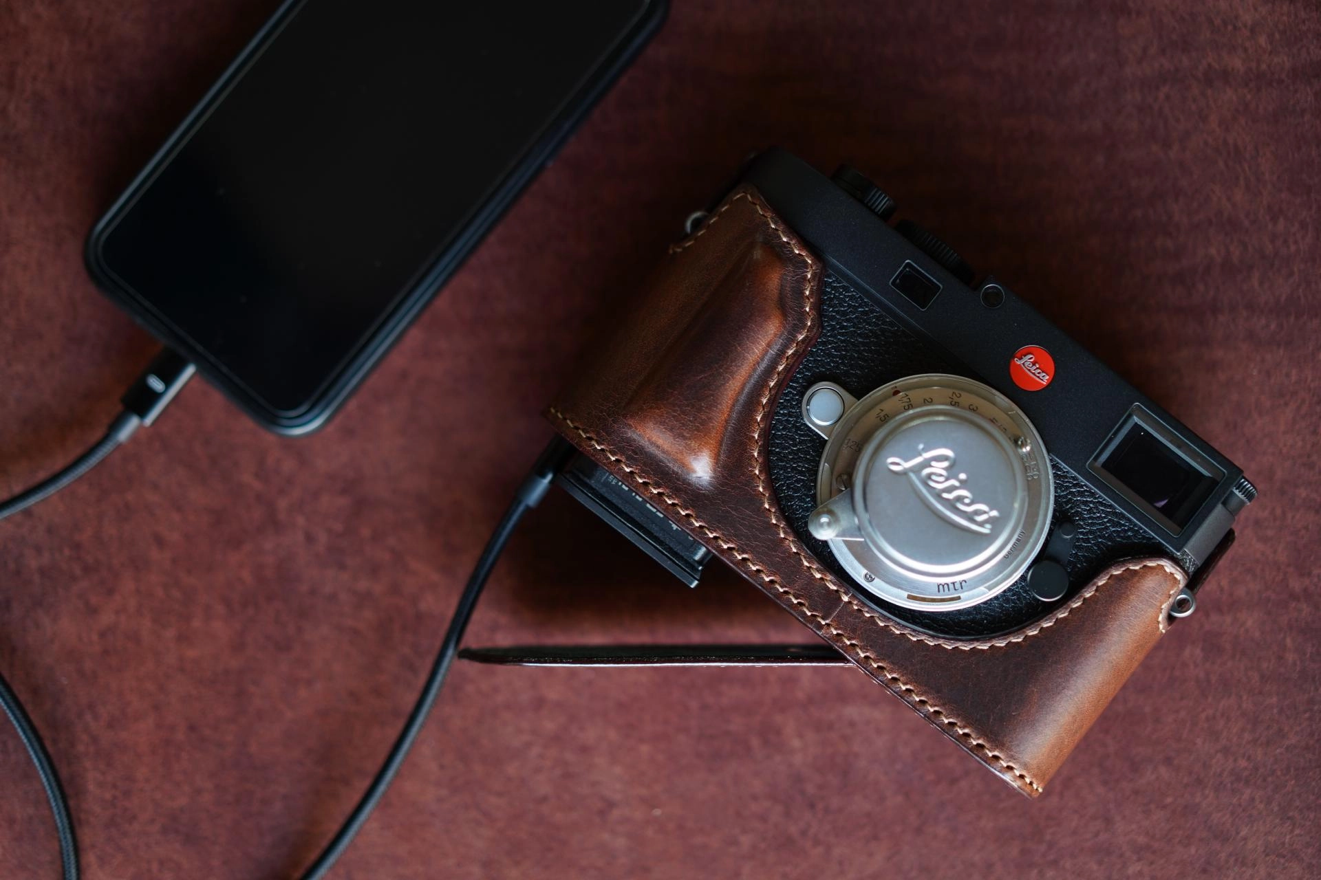 Leica M11 half case / Battery door : LEICA CASES & STRAPS by 