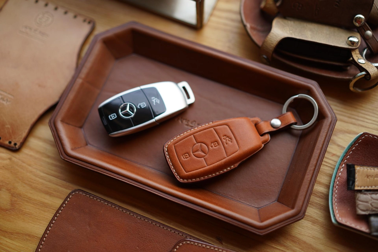 Mercedes Benz Molding smart key case : LEICA CASES & STRAPS by
