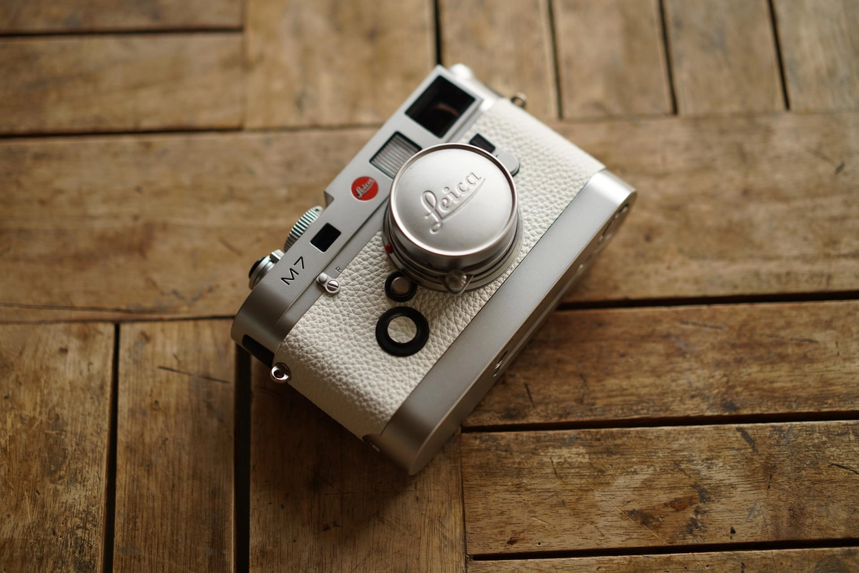 Hasselblad 503CX / Real leather skin : LEICA CASES & STRAPS Hasselblad 503CX / Real leather skin : LEICA CASES & STRAPS