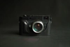 Mezza Custodia In Vera Pelle Per Leica M11 – Apertura Inferiore Per Batteria E Treppiede – Con Cinturino