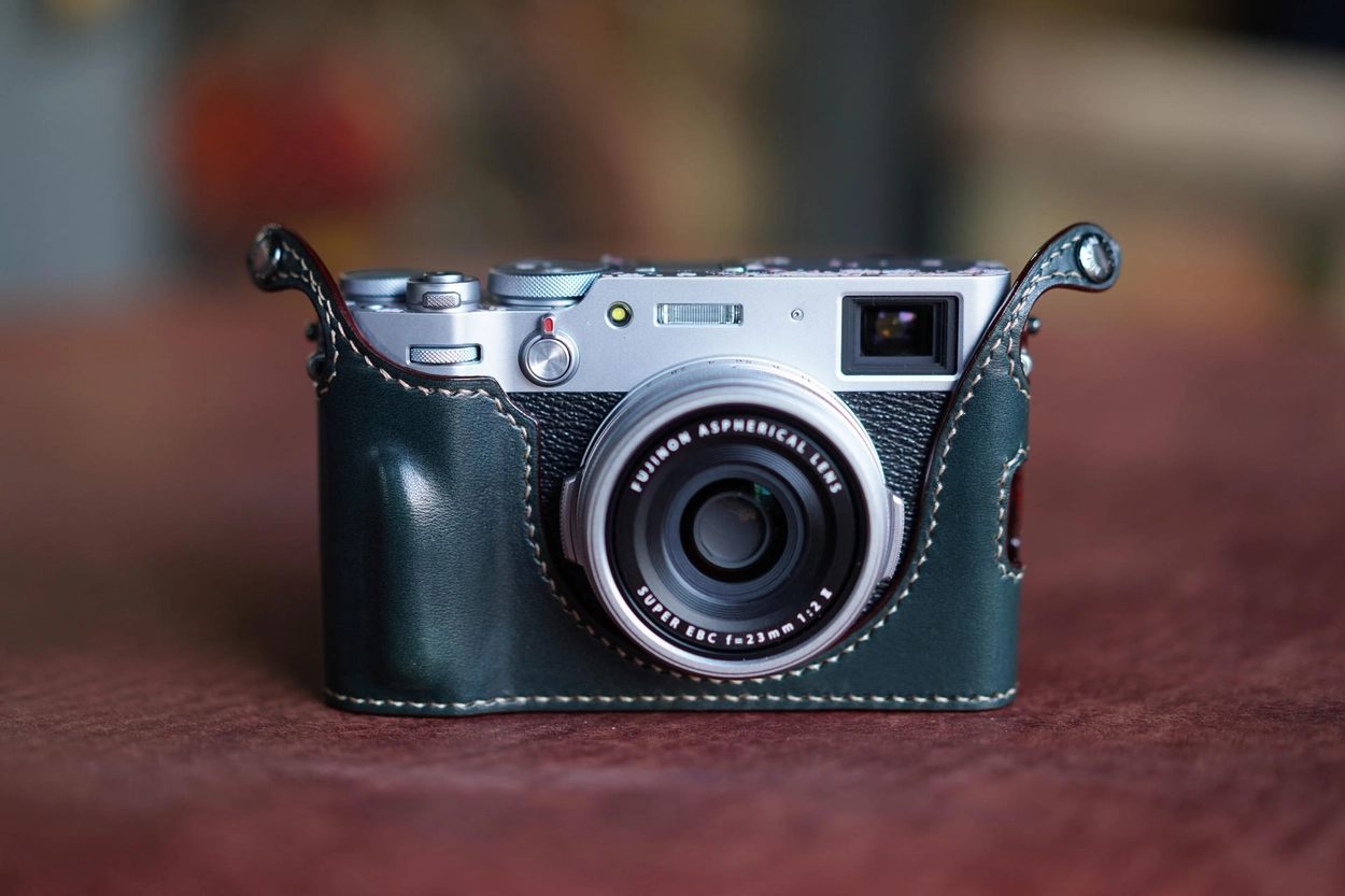 いラインアップ X100VI Fujifilm for Half-case : by STRAPS & CASES LEICA 香水(男性用)