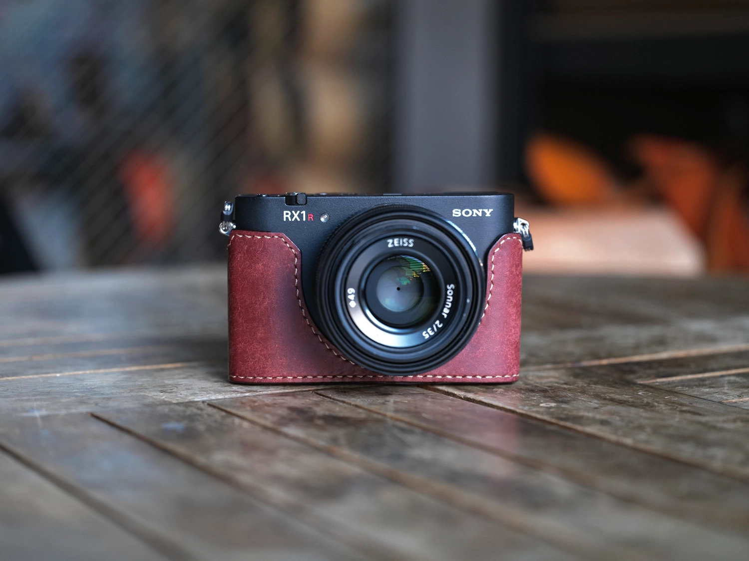 Half-case for SONY RX1R3 / RX1R III : LEICA CASES & STRAPS by
