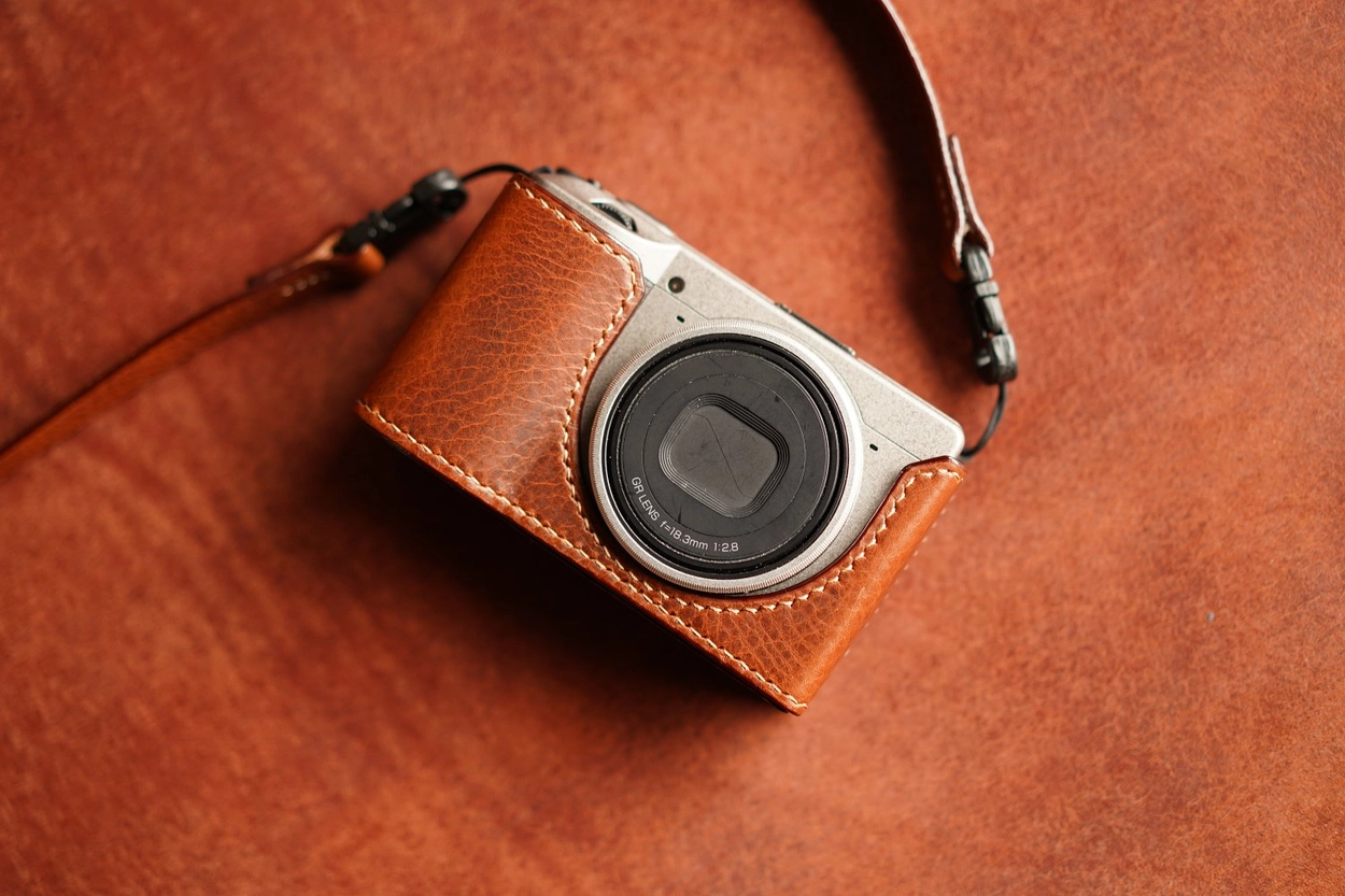 Ricoh GR3 Half case : LEICA CASES & STRAPS by handcraft - Arte di mano