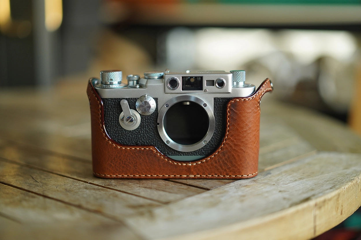 Leica Barnack IIIF with Leica VIT half case : LEICA CASES Leica Barnack IIIF with Leica VIT half case : LEICA CASES