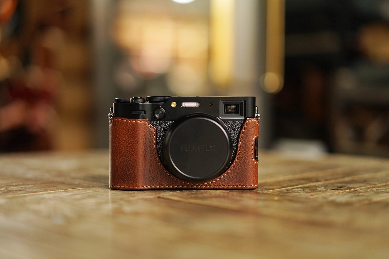 【美品】KAZA 【ヴィンテージブラウン】富士フィルム　X100vi用 Fujifilm X100VI Handmade Genuine Leather Camera Case| Vintage Fit