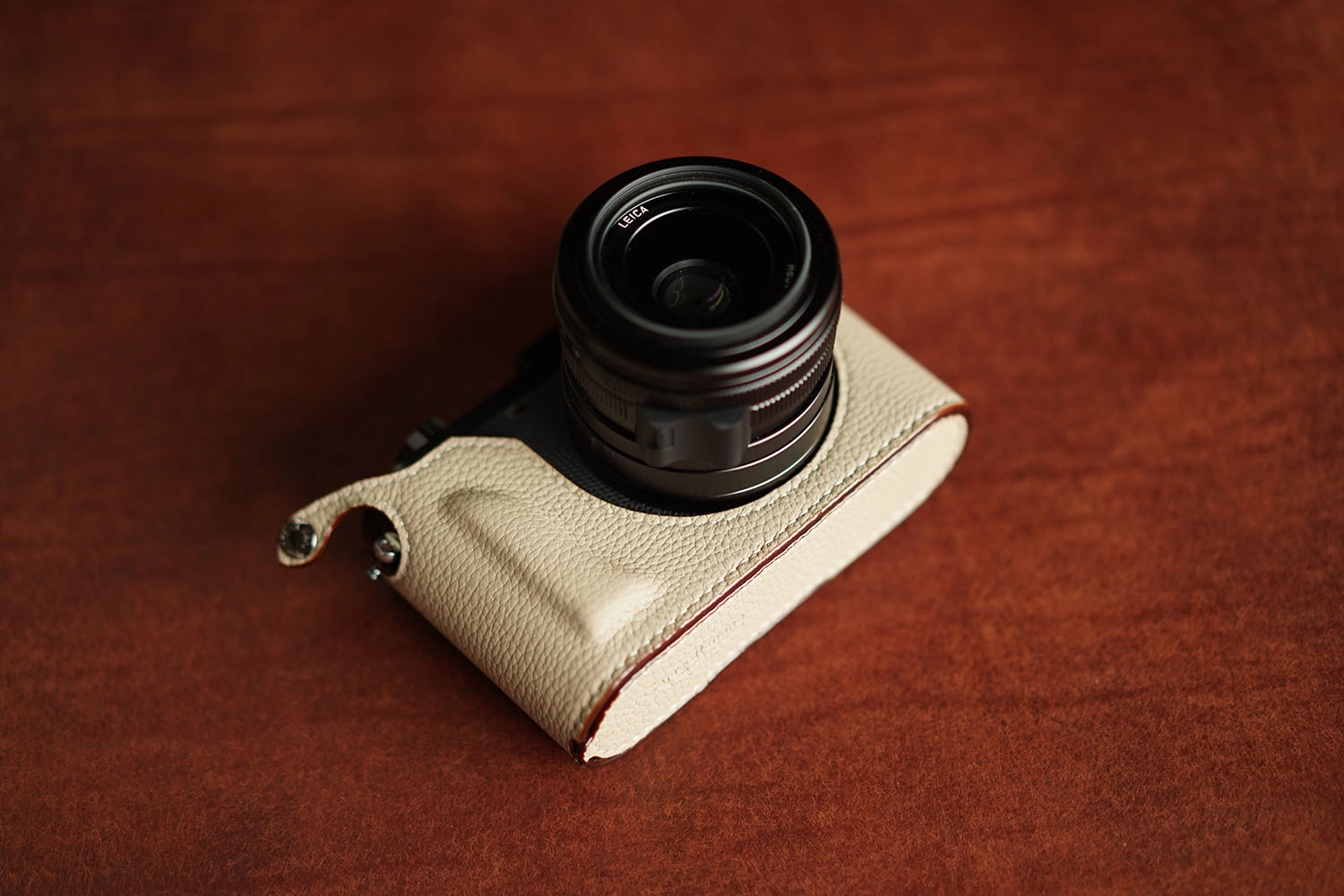 Leica Q3 / Q3 43 half case (Type 2-TR) snap fixed / Battery & SD 