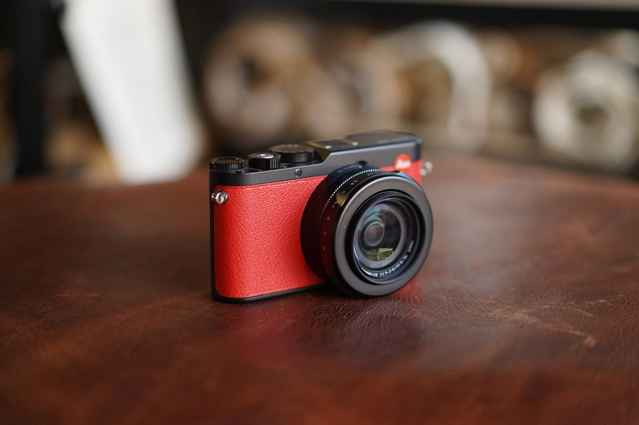 Leica D-lux 8 / Real leather skin : LEICA CASES & STRAPS by
