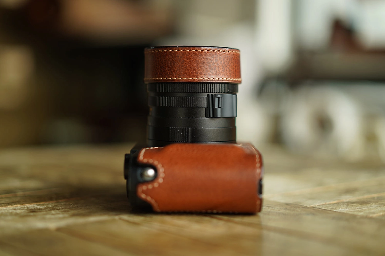 Lens cover for Leica Q3 : LEICA CASES & STRAPS by handcraft - Arte