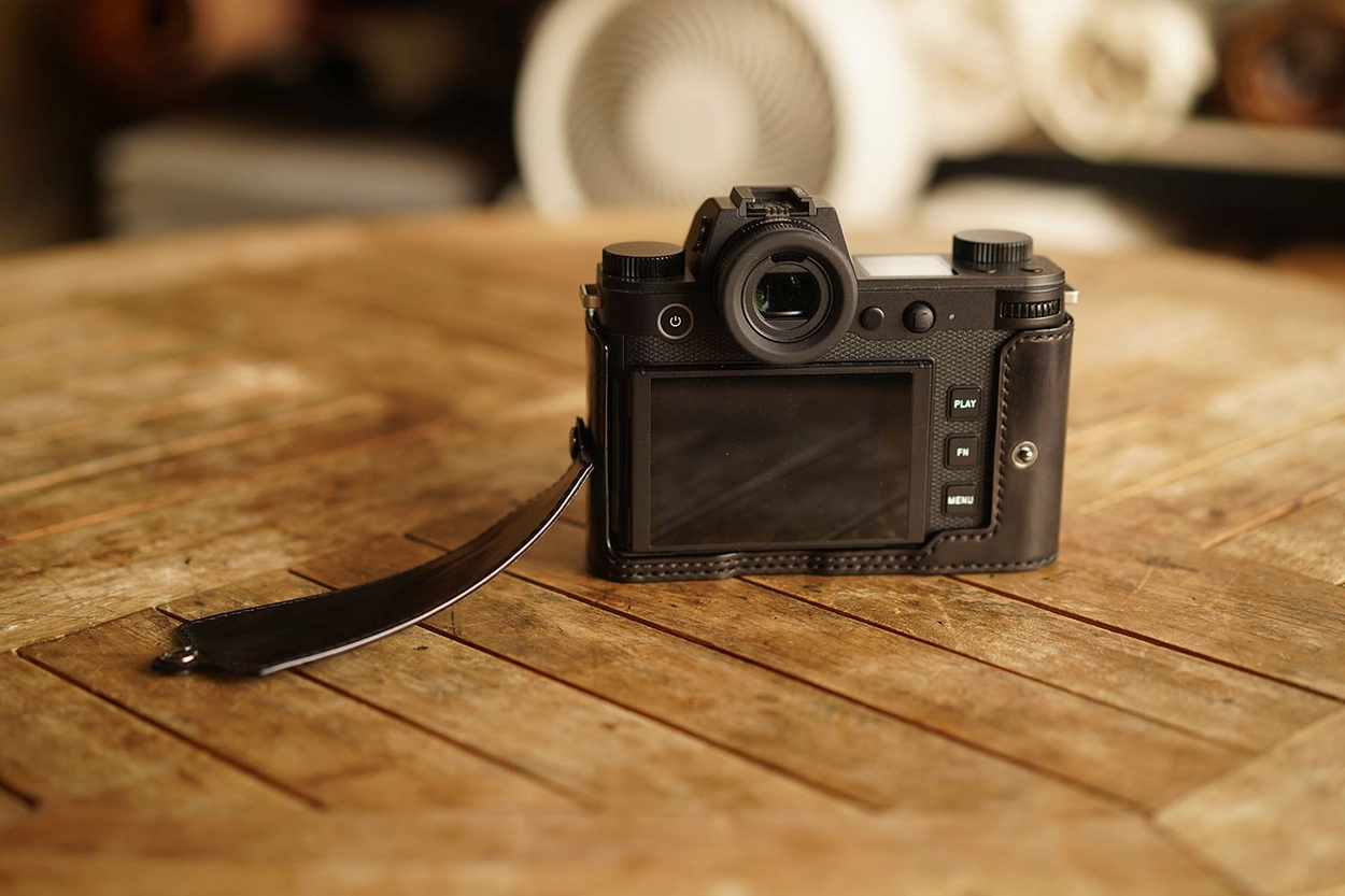 Leica SL3 half case (Protection type / Open type) : LEICA Leica SL3 half case (Protection type / Open type) : LEICA